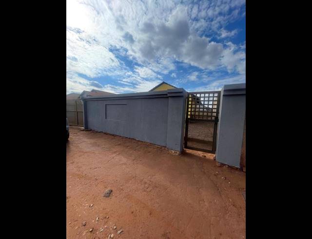 3 BEDROOM HOUSE FOR SALE IN PROTEA GLEN